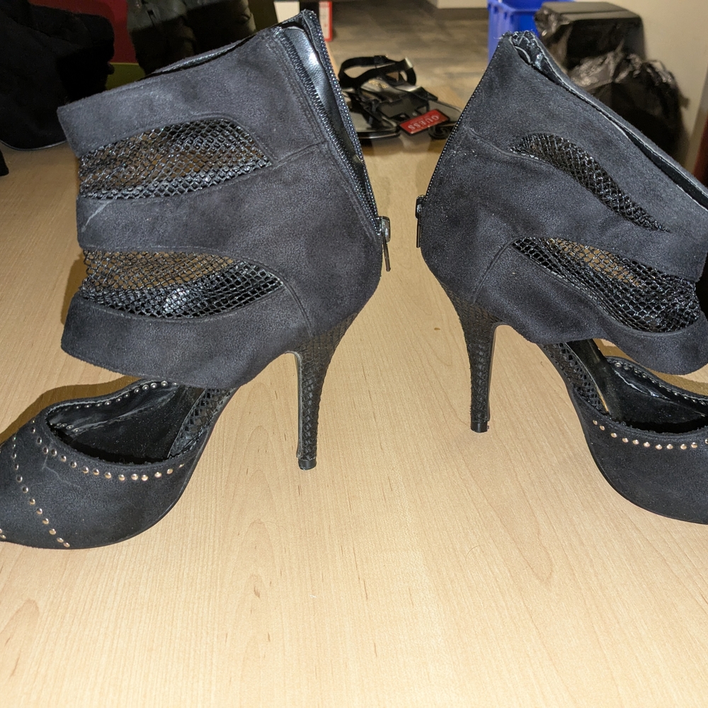 Elegant Black Stiletto Heels